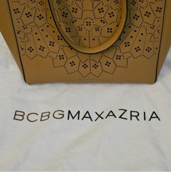 BCBG Tall Genuine Leather Tote & Dustbag - Picture 2 of 10